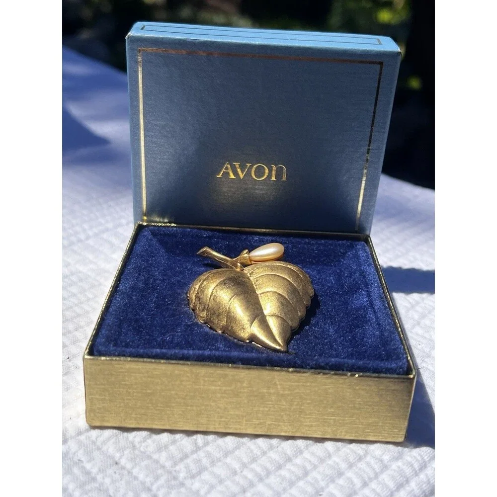 1969 Vintage NIB Mint & Full! Avon Solid Perfume Glace Leaf Faux Pearl Brooch